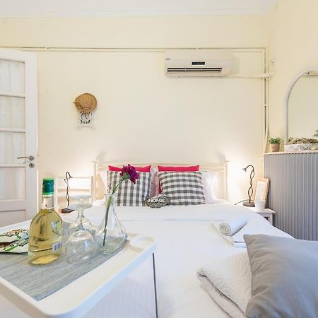 Lovely 1 Bedroom Apartment In Афины Экстерьер фото