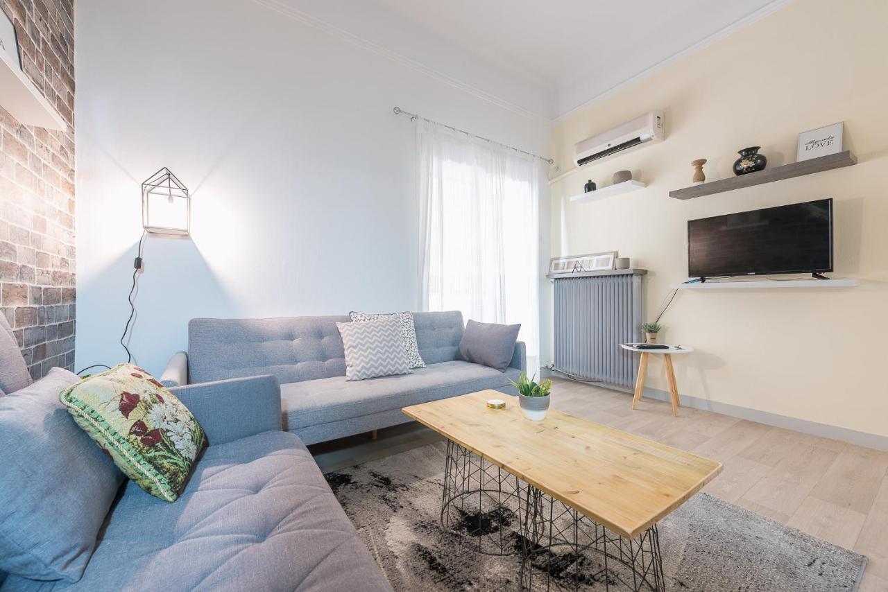 Lovely 1 Bedroom Apartment In Афины Экстерьер фото